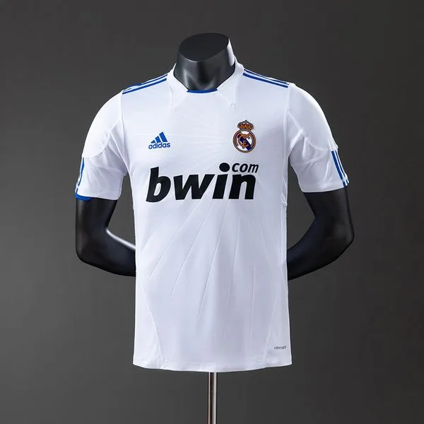 Camiseta de fútbol Real Madrid 2010/11 LOCAL MANGA CORTA VERSION JUGADOR